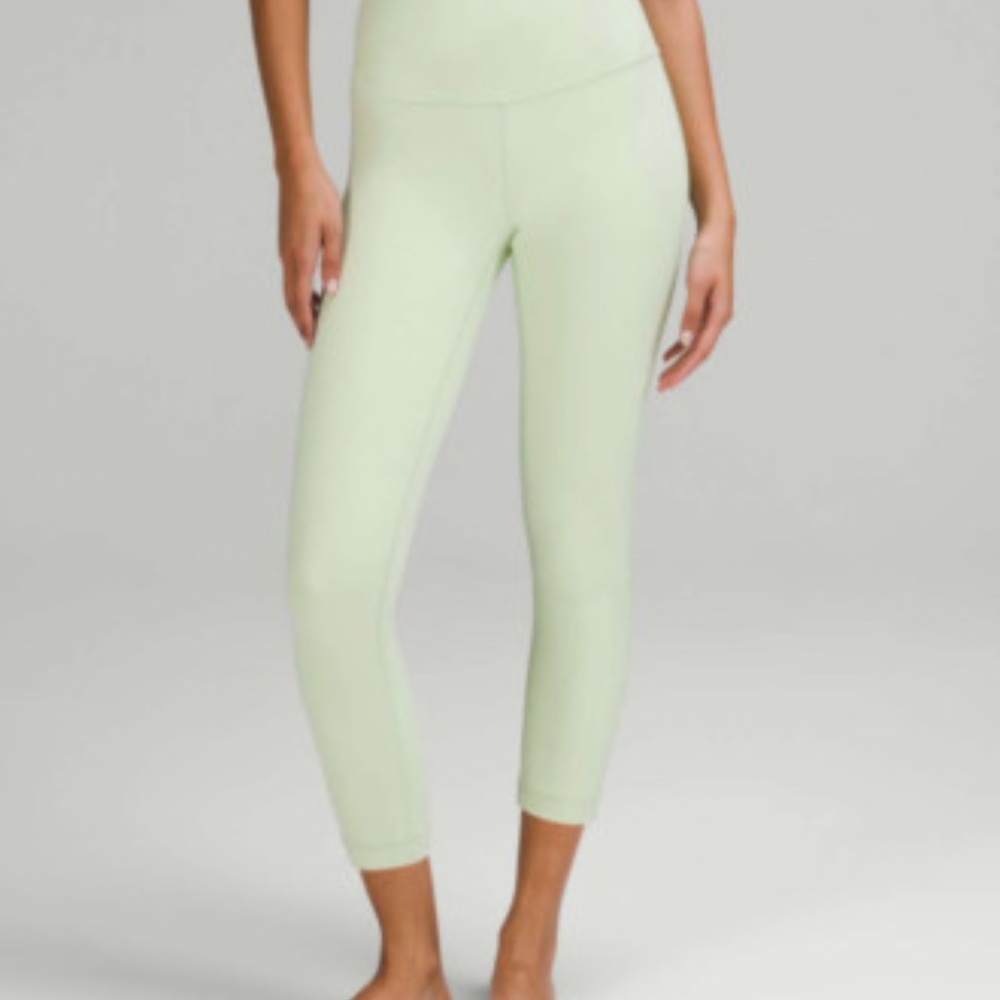 Lululemon Wunder Under high rise leggings size 10 mint green yoga luxtreme 25"